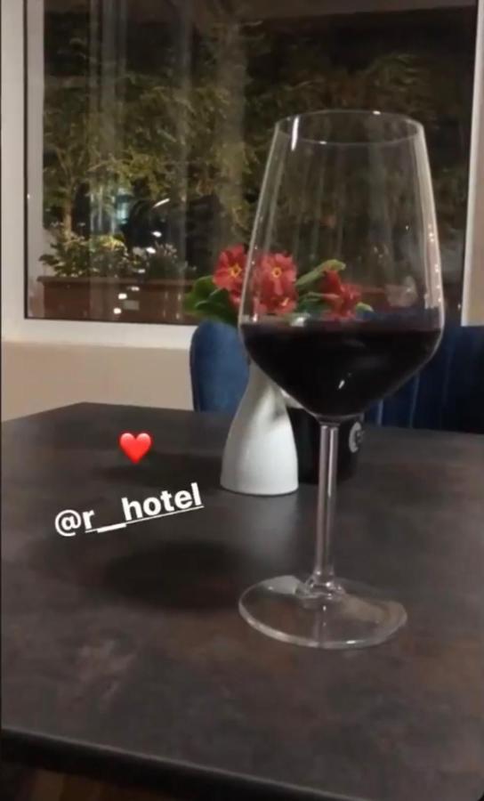 R Hotel Zhaban Eksteriør bilde